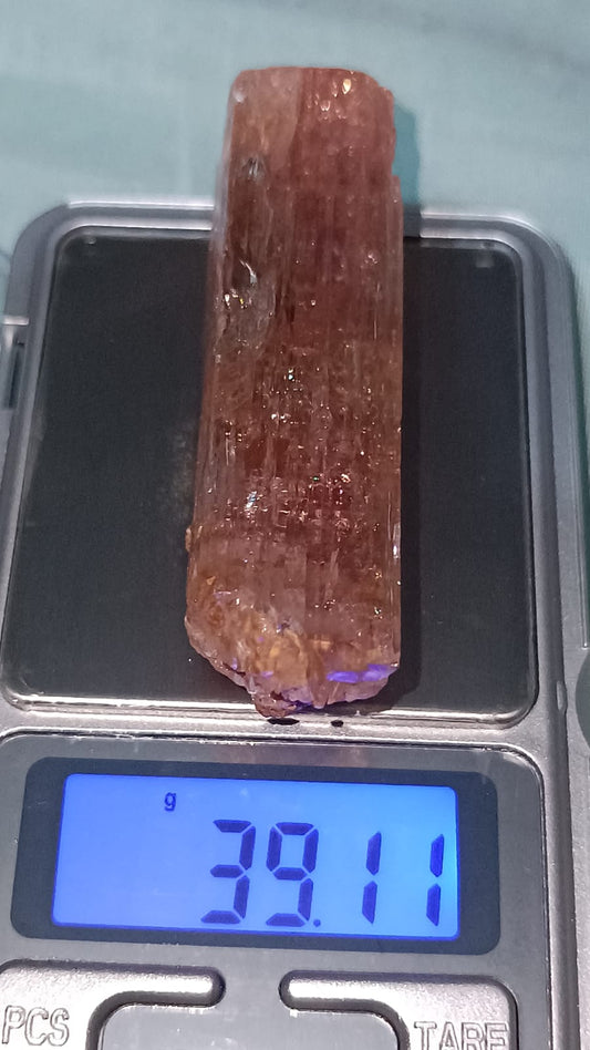 IMPERIAL Topaz Gemstone – Meaning, Benefits, Types & Healing Properties